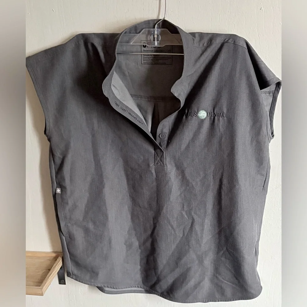 Figs Rafaela Oversized Gray Scrub TopT™ Size XXS - Picture 2 of 6